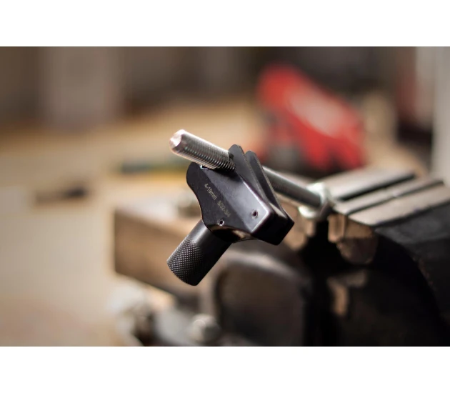 Universeel schroefdraad reparatiegereedschap (17 tot 38 mm)
